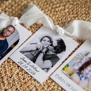 Personalized Photo Place Cards with Chiffon Ribbon, Custom Wedding Escort Cards, Elegant Name Tags, Customizable Photo Table Cards
