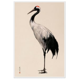 Puede incluir: Una pintura de una grulla de corona roja de pie en perfil. El ave tiene plumaje blanco, plumas de ala negras, un cuello largo y una mancha roja distintiva en la cabeza. La obra presenta texturas de pinceladas e incluye texto en caligrafía japonesa.