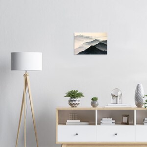 Estampa de paisaje de montañas brumosas, arte mural japonés estilo Sumi-e Japandi imagen 3