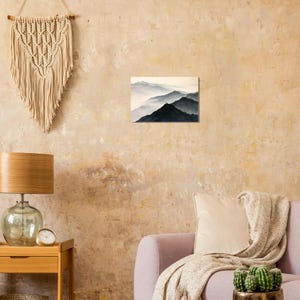 Estampa de paisaje de montañas brumosas, arte mural japonés estilo Sumi-e Japandi imagen 4