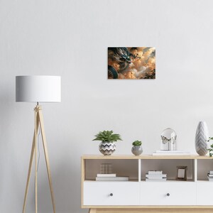 Print van een draak in de wolken, wanddecoratie in Japanse goudfolie-zeefdrukstijl. afbeelding 4