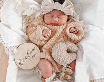 Placa de madera grabada para anunciar el nombre del bebé: Letrero con las estadísticas de nacimiento del recién nacido