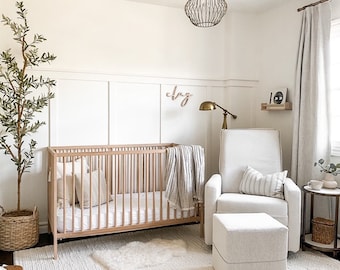 Letrero de madera de arce para el nombre de la habitación de un bebé - Decoración cursiva para bebé niño