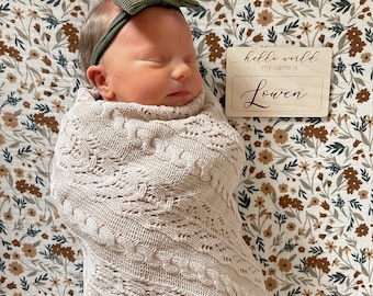 Placa de madera grabada para anunciar el nombre del bebé: accesorio para fotos de recién nacidos