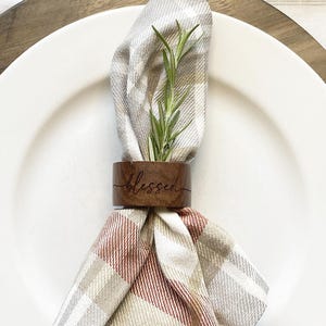 Porta-guardanapos de madeira personalizado, porta-guardanapos de feriado, decoração de mesa, presente de decoração para casa para mãe, presente de Natal para sogra para mãe