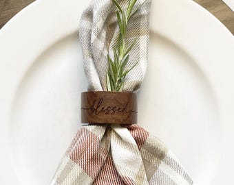Personalized wood napkin ring, holiday napkin ring holder, tablescape decor, home decor gift for mom, mother in law christmas gift for mom