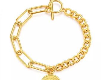 Pulseira feminina com pingente de moeda - ouro e prata