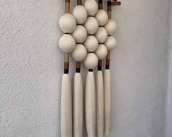 Handgefertigter gewebter Makramee-Wandbehang: Boho Fibre Art, 16x34