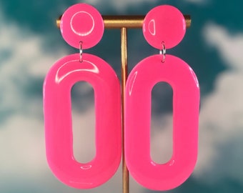 Hot Pink Oval Mod Hoops / Pendientes retro de los años 60 / Pendientes de los años 90 / Pendientes ligeros Funky brillantes / Accesorios para festivales / Accesorios para raves