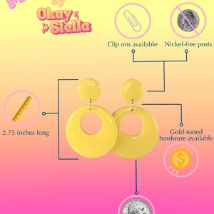 Puede incluir: Pendientes de aro de pl&aacute;stico amarillo, de 2,75 pulgadas de largo. Los pendientes pesan 6 gramos cada uno, lo mismo que una moneda de 25 centavos. Los pendientes est&aacute;n disponibles con cierre de clip o postes sin n&iacute;quel. Tambi&eacute;n se puede elegir el hardware en tono dorado.