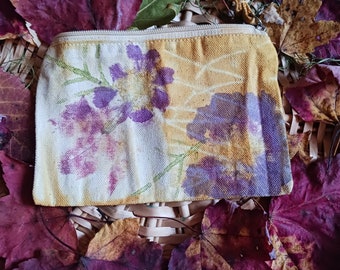 Eco printed wildflower zippered clutch/cloth clutch bag《flower lover gifts《unique《earth friendly《handmade《botanically dyed 《ecoprint《purse