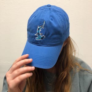 Gorra de papá con tiburón martillo bordado - Gorra de sarga Legacy EZA