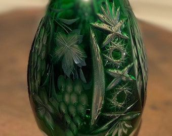 Traube by Nachmann: Diamond Cut LEAD CRYSTAL 16&quot; Decanter, Emerald Green