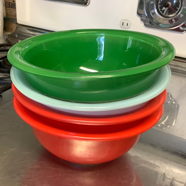Pyrex Mixing Bowl 1L - 322 - Red Blue Green