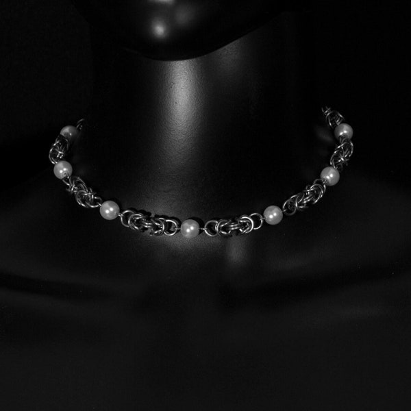 Pearl byzantine chainmaille choker