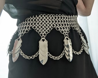 Scale maille baby belt