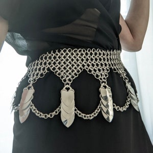 Scale maille baby belt