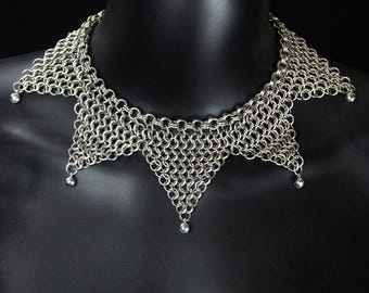 Collar de malla de bufón