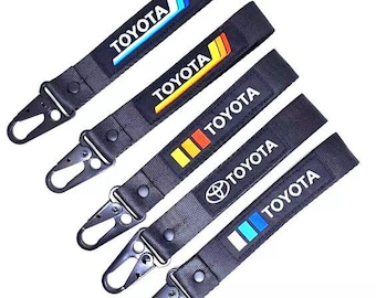 Toyota logo keychain, Vellfire, Alphard, 30 series, Previa, Tarago, camry, 4 runner, supra, tacoma