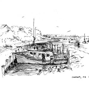 Puede incluir: Un boceto en blanco y negro a pluma y tinta de un barco atracado en un puerto. El dibujo incluye el texto "Chatham, MA 8/27/2024". Otros barcos y edificios son visibles en el fondo.
