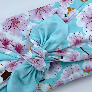55 x 55 cm Wendestoff Geschenkverpackung Pink Sakura Blüte / Aruba Blau