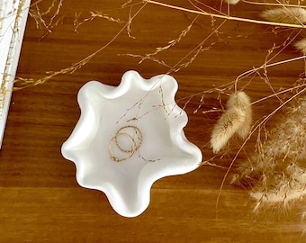 Personalized Ring Dish Wedding Gift Idea Couple Initial Monogram Trinket Tray Bathroom Vanity Jewelry Organizer gift idea for her