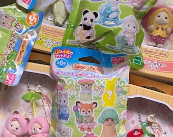 Sylvanian Families/Calico Critters keychain/blind bag