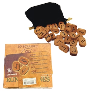 Wooden Runes by Lo Scarabeo - NEW
