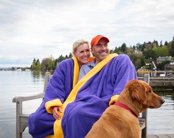 Cárdigan de forro polar morado y dorado