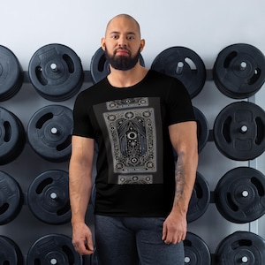 Camiseta con la carta del tarot La Suma Sacerdotisa