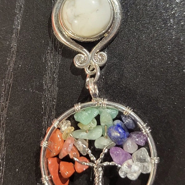 Howlite and Chakra Tree of Life necklace strengthens memory and stimulates desire for knowledge. It teaches patience and aligns your chakra.