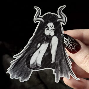 La Signora Cornuta – Adesivo Mistico Monocromatico