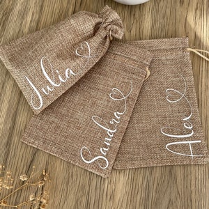 Gift bags // small guest gifts // personalized fabric bags // small bags // small jute bags