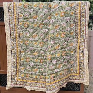 Indian Block Printed King Size Quilt, Reversible Floral Pattern Unique Bedding Cotton Quilt, Jaipuri Soft Razai, Comforter Bedspread, Gifts