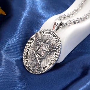 聖ミカエル大天使ペンダントネックレス、スターリングシルバー/ゴールドメッキ聖ミカエルメダル保護チャーム、クリスチャンジュエリークリスマスギフト