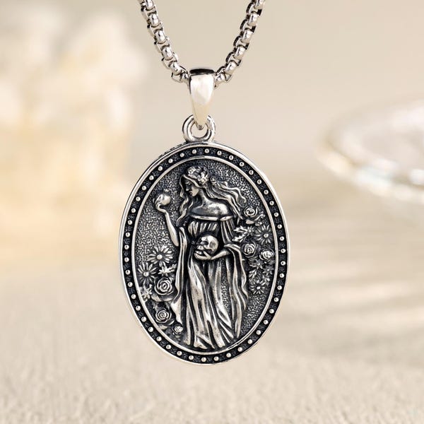 Collar de plata de ley 925 con la imagen de la diosa Perséfone, reina del inframundo y colgante de granada, joyería de la mitología griega, regalo de cumpleaños para ella.