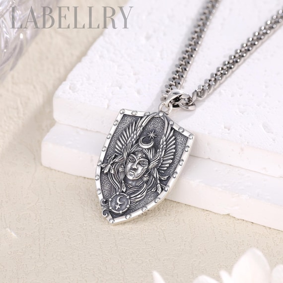 Ciondolo in argento sterling con dea della luna, collana con sigillo di Lilith e amuleto con statua di Lilith, regalo di gioielli Wiccan Diablo Lilith fatto a mano - Italia
