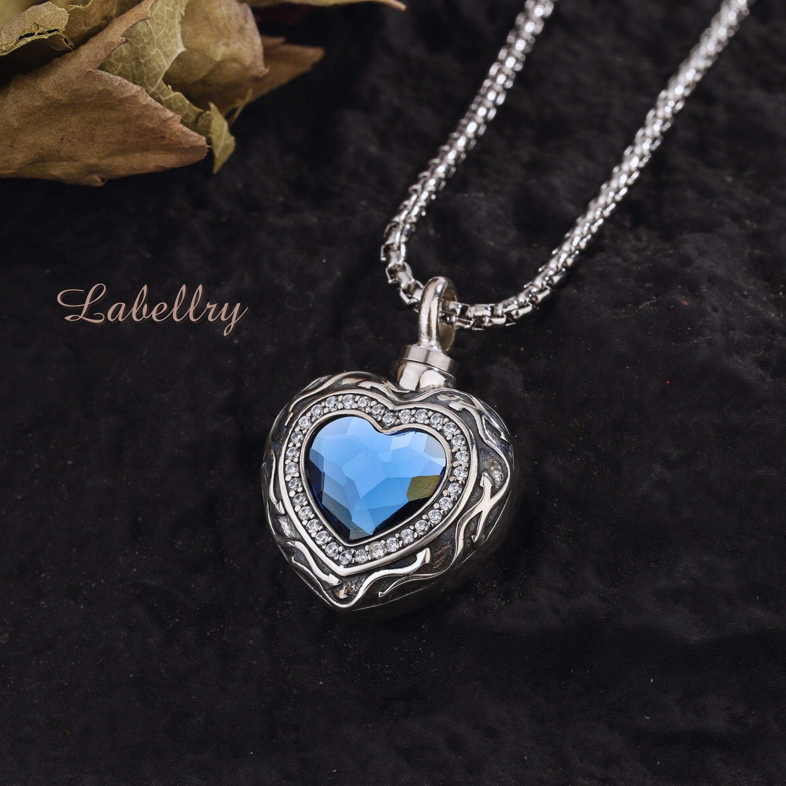 Vintage Crystal Pendant Necklace - Etsy