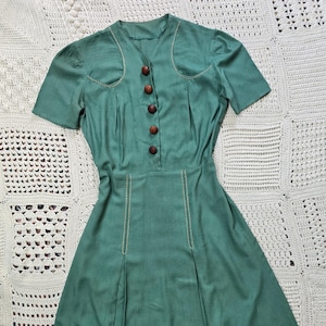 Vintage 1930s Green Day Dress Pleats Oversized Buttons