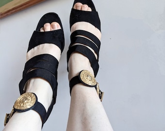 Tacones negros con tiras Gianni Versace vintage de los años 90, 8 1/2 9