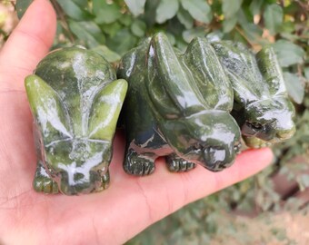 Ottieni 1 pezzo di statua di coniglio di giada verde chiaro intagliata, cristallo, statua di coniglio di giada in pietra grezza fatta a mano in cristallo di quarzo