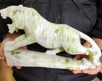 Enorme tigre curativa in giada, squisita incisione di giada bianca e verde, intagliata, cristallo, statua di tigre in pietra grezza fatta a mano, gemma Chakra, quarzo, cristallo