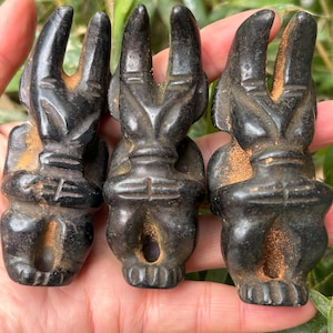 1Pcs Tibet Hongshan Culture, Meteorite Iron alien statue Pendant Blessing Magnet Glaze Charms,Ancient Human Statue Stone Jade Good Feng Shui