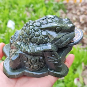 Natural Green jade Money Toad Figurine Feng Shui Fortune Coin Stone Crystal Healing Toad/ Frog /Chan Chu Sculpture Prosperity Gemstone CM300