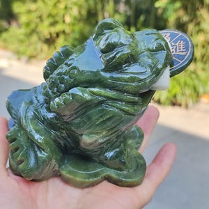 Natural Green jade Money Toad Figurine Feng Shui Fortune Coin Stone Crystal Healing Toad/ Frog /Chan Chu Sculpture Prosperity Gemstone CM291