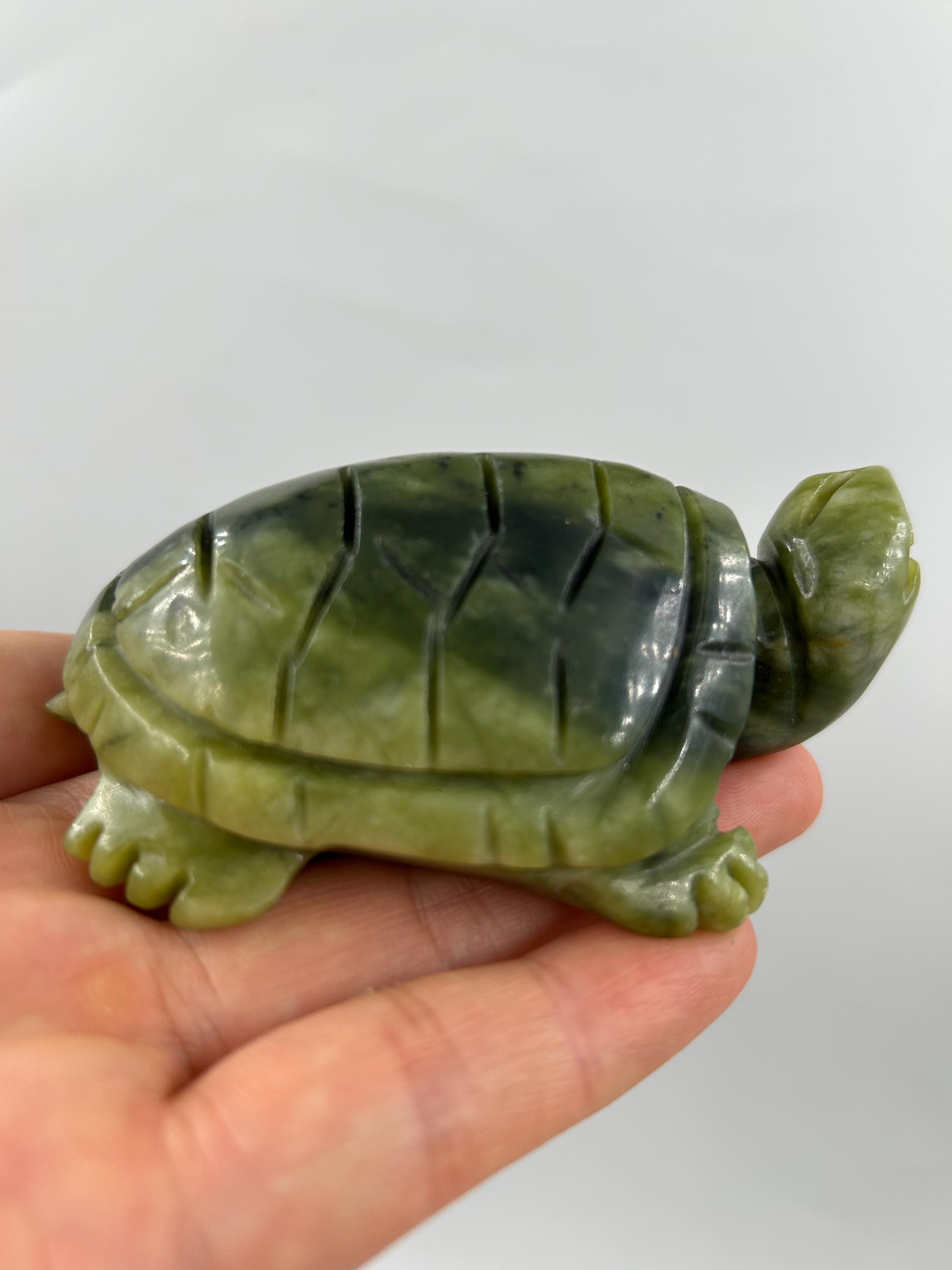 彫刻された翡翠の亀 - Etsy 日本