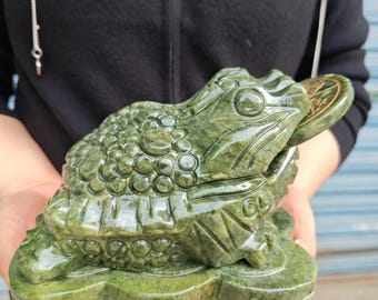 Statuetta di rospo in giada verde naturale, moneta della fortuna Feng Shui, cristallo curativo, scultura di rospo/rana/Chan Chu, decorazione con pietre preziose per la prosperità