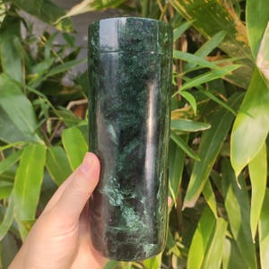 Natural Serpentine Green Jade cup Bottle With Lid Make by a Whole Piece of Green Jade Mug purification Stone Water container Quartz m242