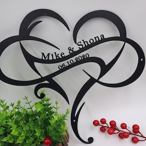 Letrero metálico con nombre y fecha de pareja personalizados: símbolo de amor eterno, corazón infinito, regalo de inauguración de la casa, boda o San Valentín.