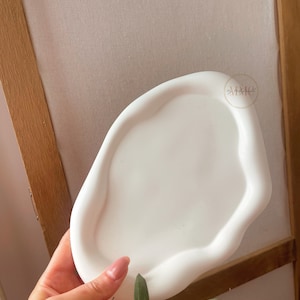 Ilyana oval tray, colors to choose from